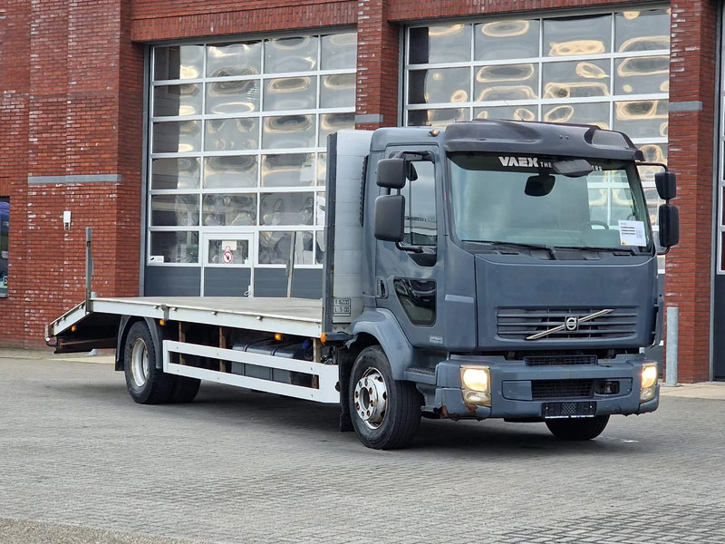 Volvo FL 240 - 4x2 - Manual gearbox - Flatbed / Car transport - Full air - Camion porte-voitures: photos 1 Volvo FL 240 - 4x2 - Manual gearbox - Flatbed / Car transport - Full air - Camion porte-voitures: photos 1