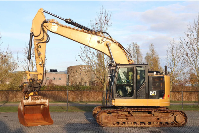 Caterpillar 325 F LCR | ROTOTILT | BUCKET | GPS PREPARED - Pelle sur chenille: photos 1 Caterpillar 325 F LCR | ROTOTILT | BUCKET | GPS PREPARED - Pelle sur chenille: photos 1