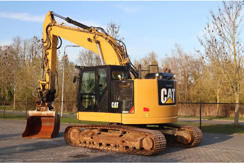 Caterpillar 325 F LCR | ROTOTILT | BUCKET | GPS PREPARED - Pelle sur chenille: photos 3 Caterpillar 325 F LCR | ROTOTILT | BUCKET | GPS PREPARED - Pelle sur chenille: photos 3