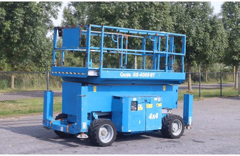 Genie GS-4069 RT | DIESEL | 14 METER - Nacelle ciseaux: photos 3 Genie GS-4069 RT | DIESEL | 14 METER - Nacelle ciseaux: photos 3