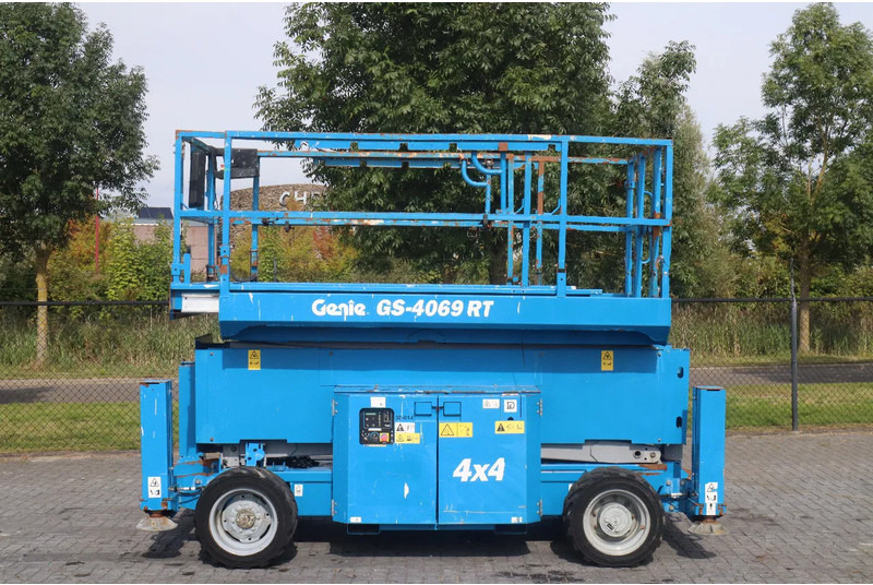 Genie GS-4069 RT | DIESEL | 14 METER - Nacelle ciseaux: photos 1 Genie GS-4069 RT | DIESEL | 14 METER - Nacelle ciseaux: photos 1