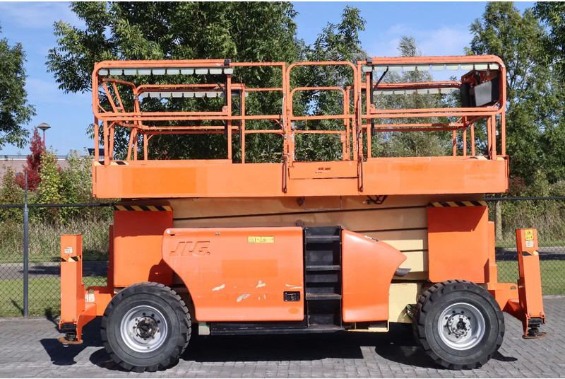 JLG 4394 RT MEGA DECK | 15 METER | 680 KG - Nacelle ciseaux: photos 4 JLG 4394 RT MEGA DECK | 15 METER | 680 KG - Nacelle ciseaux: photos 4