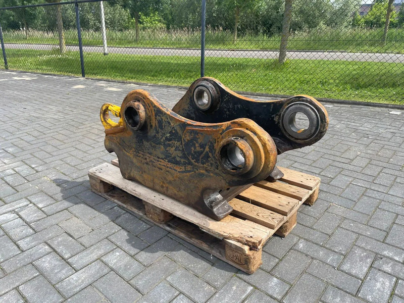 Klepp Mek KM90-D | HYDRAULIC QUICK COUPLER | SNELWISSEL | SCHNELLWECHSLER - Attache rapide pour Engins de chantier: photos 1 Klepp Mek KM90-D | HYDRAULIC QUICK COUPLER | SNELWISSEL | SCHNELLWECHSLER - Attache rapide pour Engins de chantier: photos 1