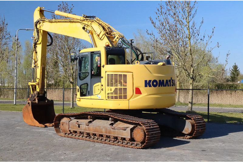 Komatsu PC228 USLC-10 | QUICK COUPLER | BUCKET | AIRCO - Pelle sur chenille: photos 3 Komatsu PC228 USLC-10 | QUICK COUPLER | BUCKET | AIRCO - Pelle sur chenille: photos 3