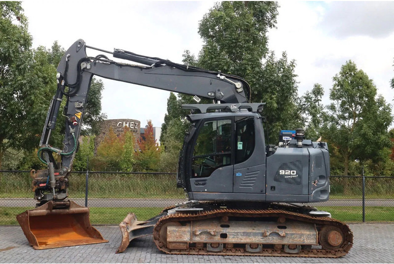 Liebherr R920 K LC COMPACT | BLADE | ROTOTILT | OILQUICK | MAGNET - Pelle de démolition: photos 1 Liebherr R920 K LC COMPACT | BLADE | ROTOTILT | OILQUICK | MAGNET - Pelle de démolition: photos 1
