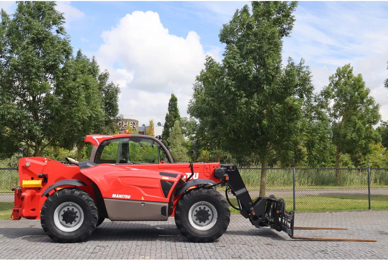 Manitou MLT 960 | SWING HYDR. QUICK COUPLER | HYDR. FORKS | BUCKET - Chariot télescopique: photos 4 Manitou MLT 960 | SWING HYDR. QUICK COUPLER | HYDR. FORKS | BUCKET - Chariot télescopique: photos 4
