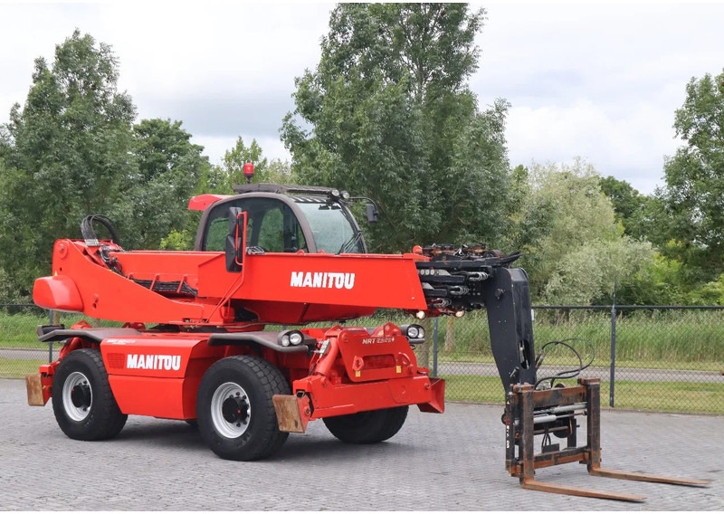 Manitou MRT 2540+ PRIVILEGE | HYDR. FORKS | REMOTE CTRL | PT1500 WINCH - Chargeuse: photos 5 Manitou MRT 2540+ PRIVILEGE | HYDR. FORKS | REMOTE CTRL | PT1500 WINCH - Chargeuse: photos 5