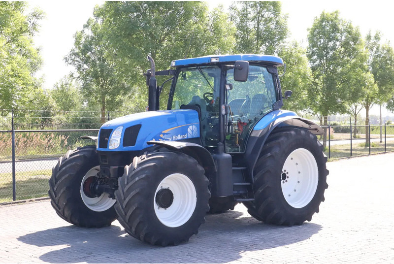 New Holland TS135A | 40 KM/H | 4X4 | SUPERSTEER - Tracteur agricole: photos 2 New Holland TS135A | 40 KM/H | 4X4 | SUPERSTEER - Tracteur agricole: photos 2