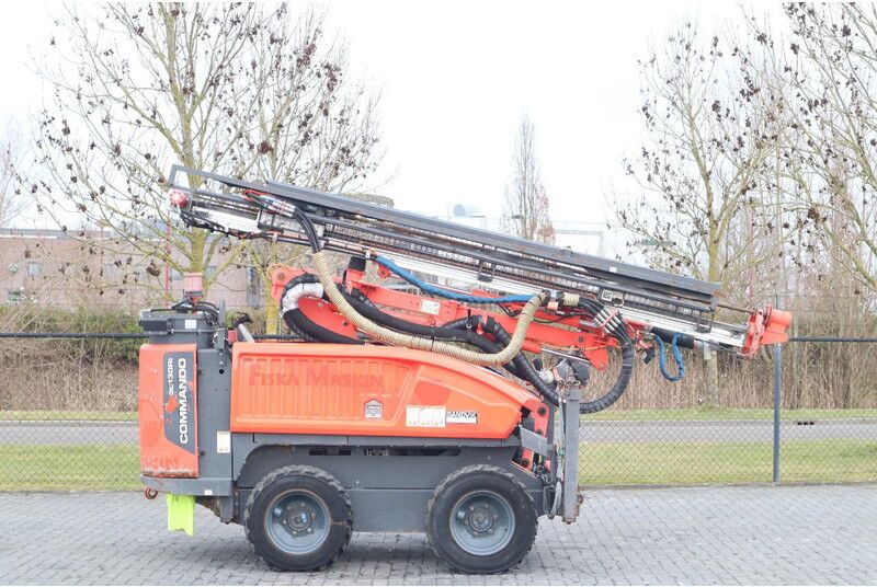Sandvik COMMANDO DC130 Ri | SURFACE DRILLING RIG | REMOTE - Foreuse: photos 4 Sandvik COMMANDO DC130 Ri | SURFACE DRILLING RIG | REMOTE - Foreuse: photos 4