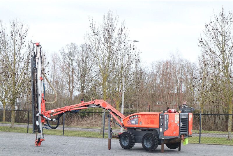 Sandvik COMMANDO DC130 Ri | SURFACE DRILLING RIG | REMOTE - Foreuse: photos 3 Sandvik COMMANDO DC130 Ri | SURFACE DRILLING RIG | REMOTE - Foreuse: photos 3