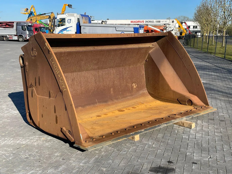 UFO HTS | 7 M3 | HIGH TIP BUCKET | VOLVO L220H | NEW BLADE - Godet pour Engins de chantier: photos 5 UFO HTS | 7 M3 | HIGH TIP BUCKET | VOLVO L220H | NEW BLADE - Godet pour Engins de chantier: photos 5
