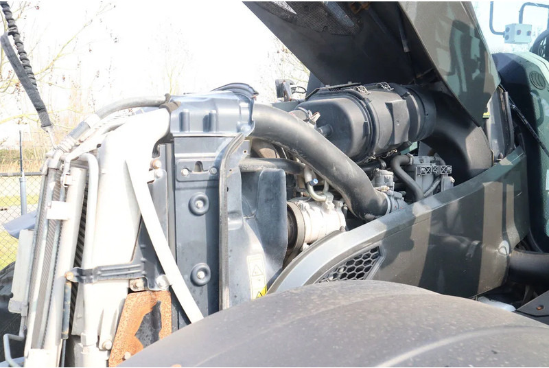 Tracteur agricole Valtra T234 D UNLIMITED | FRONT PTO | 53 KM/H | FULL OPTION: photos 14