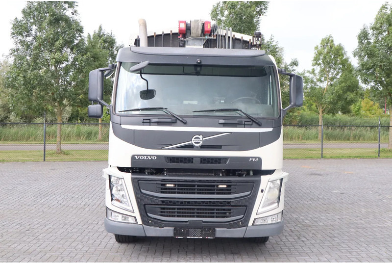 Volvo FM 330 | 6X2 | NORBA RL300 | WINCH | GARBAGE | EURO 6 - Benne à ordures ménagères: photos 2 Volvo FM 330 | 6X2 | NORBA RL300 | WINCH | GARBAGE | EURO 6 - Benne à ordures ménagères: photos 2