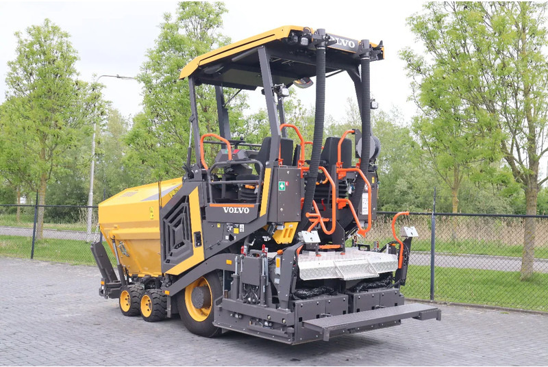 Volvo P2870 D ABG | ASPHALT PAVER | NEW / UNUSED | BOMAG BF300 - Travaux routiers: photos 3 Volvo P2870 D ABG | ASPHALT PAVER | NEW / UNUSED | BOMAG BF300 - Travaux routiers: photos 3