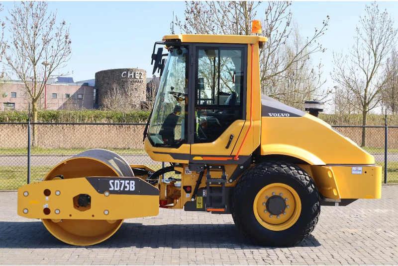 Volvo SD75B | SD 75 B | NEW / UNUSED | 1 YEAR WARRANTY - Compacteur mixte: photos 1 Volvo SD75B | SD 75 B | NEW / UNUSED | 1 YEAR WARRANTY - Compacteur mixte: photos 1