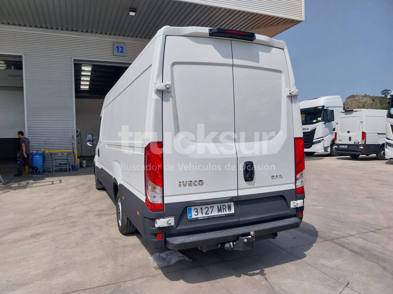 IVECO DAILY 35S16 16M3 - Fourgon: photos 4 IVECO DAILY 35S16 16M3 - Fourgon: photos 4