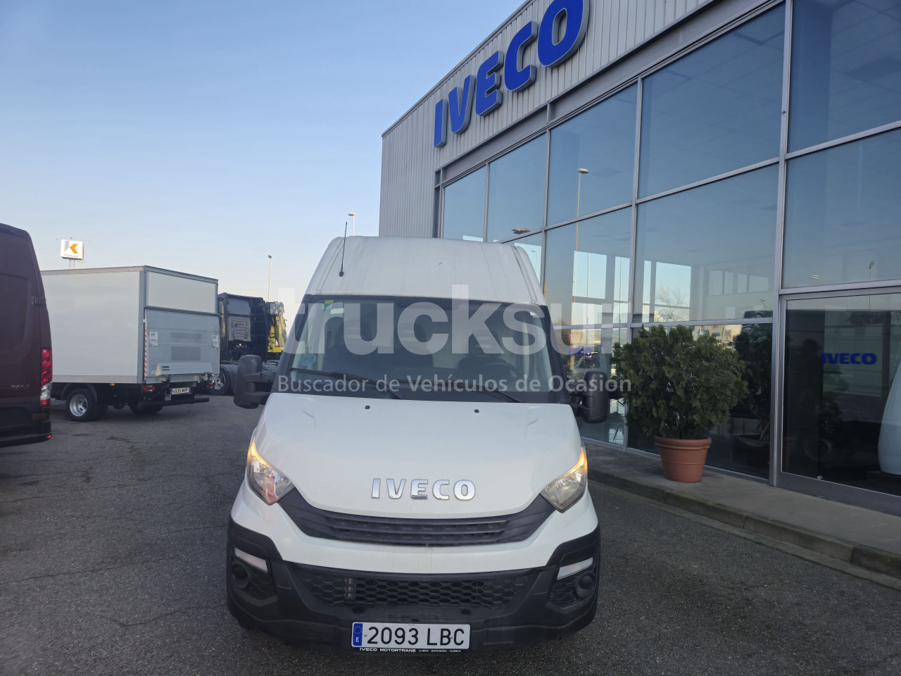 IVECO DAILY 35S16V 12M3 - Fourgon: photos 2 IVECO DAILY 35S16V 12M3 - Fourgon: photos 2