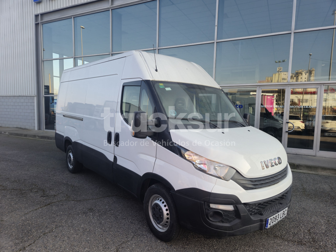IVECO DAILY 35S16V 12M3 - Fourgon: photos 3 IVECO DAILY 35S16V 12M3 - Fourgon: photos 3