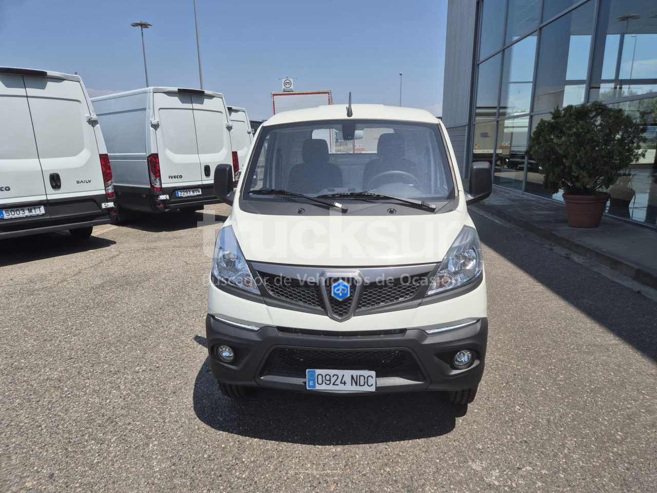 IVECO PIAGGIO PORTER 1.5I LONG RANGE - Fourgon plateau: photos 4 IVECO PIAGGIO PORTER 1.5I LONG RANGE - Fourgon plateau: photos 4