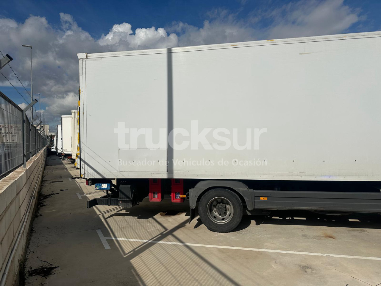 MERCEDES ATEGO - Camion fourgon: photos 4 MERCEDES ATEGO - Camion fourgon: photos 4