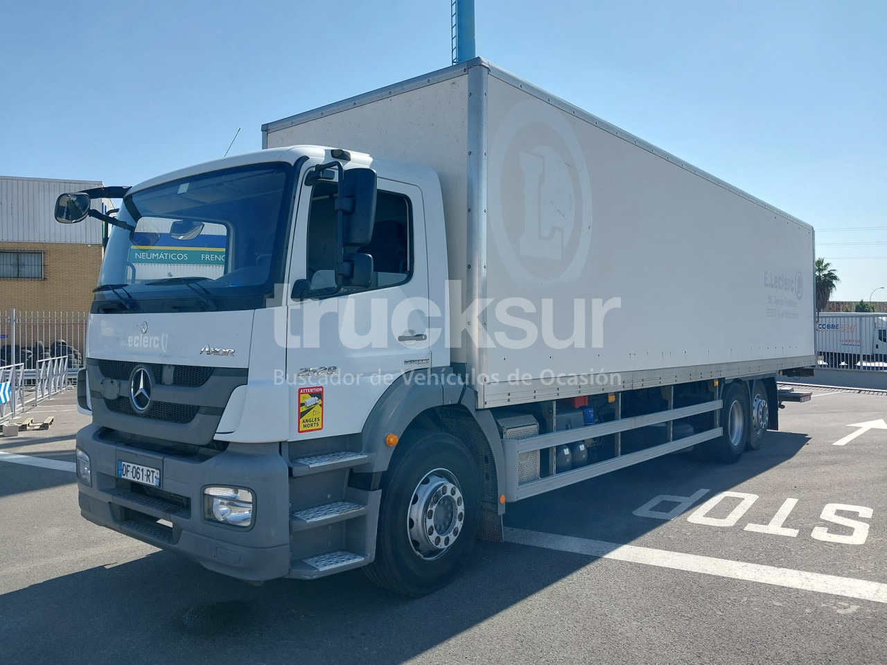 MERCEDES AXOR 2529 ejes 6x2*4 - Camion fourgon: photos 1 MERCEDES AXOR 2529 ejes 6x2*4 - Camion fourgon: photos 1