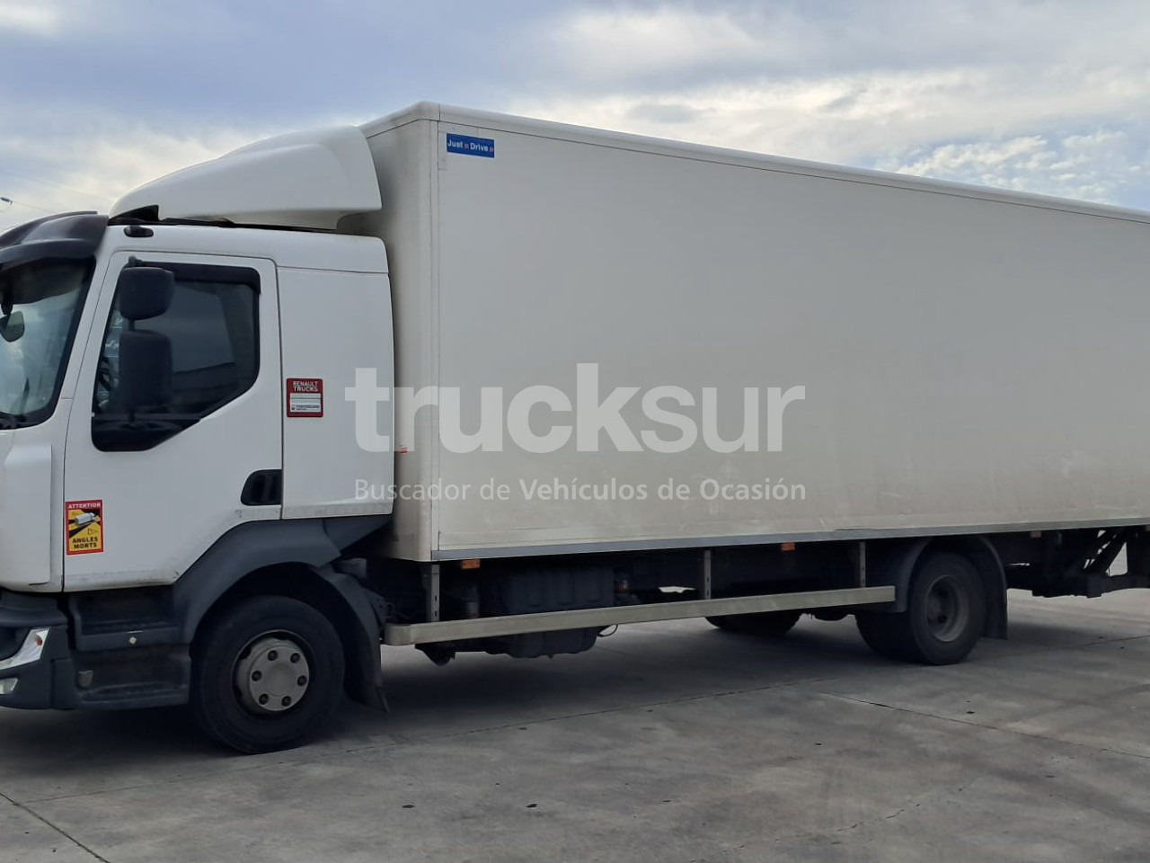 RENAULT D12.240 - Camion fourgon: photos 1 RENAULT D12.240 - Camion fourgon: photos 1