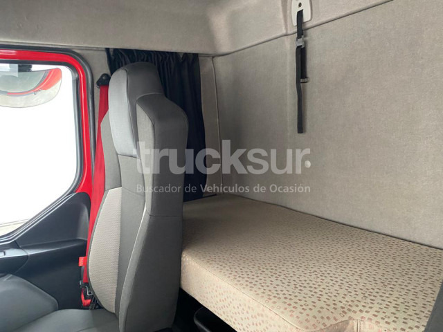 Camion à rideaux coulissants RENAULT D12.250: photos 11