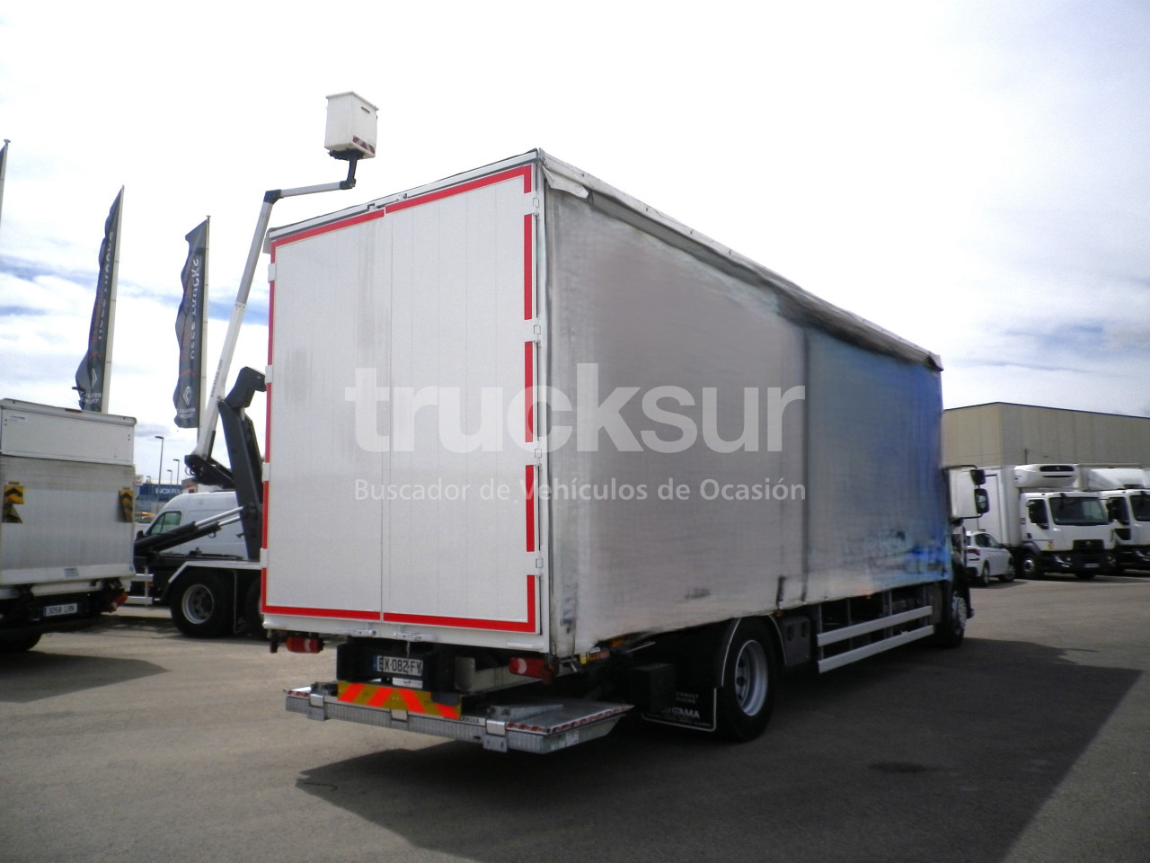 RENAULT D280.18 22P - Camion à rideaux coulissants: photos 4 RENAULT D280.18 22P - Camion à rideaux coulissants: photos 4