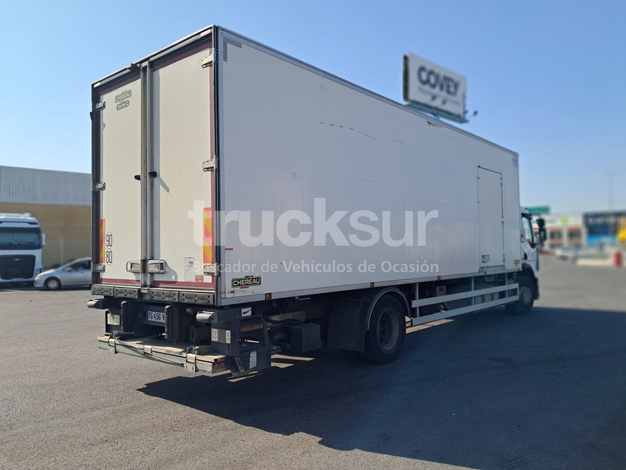 RENAULT D320.18 - Camion frigorifique: photos 3 RENAULT D320.18 - Camion frigorifique: photos 3