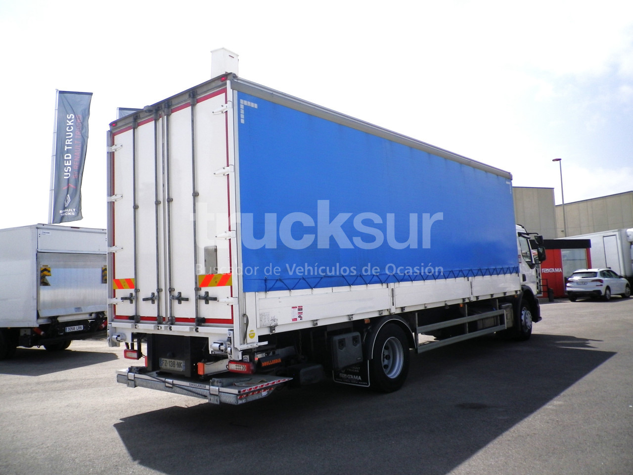 RENAULT D320.18 - Camion à rideaux coulissants: photos 4 RENAULT D320.18 - Camion à rideaux coulissants: photos 4