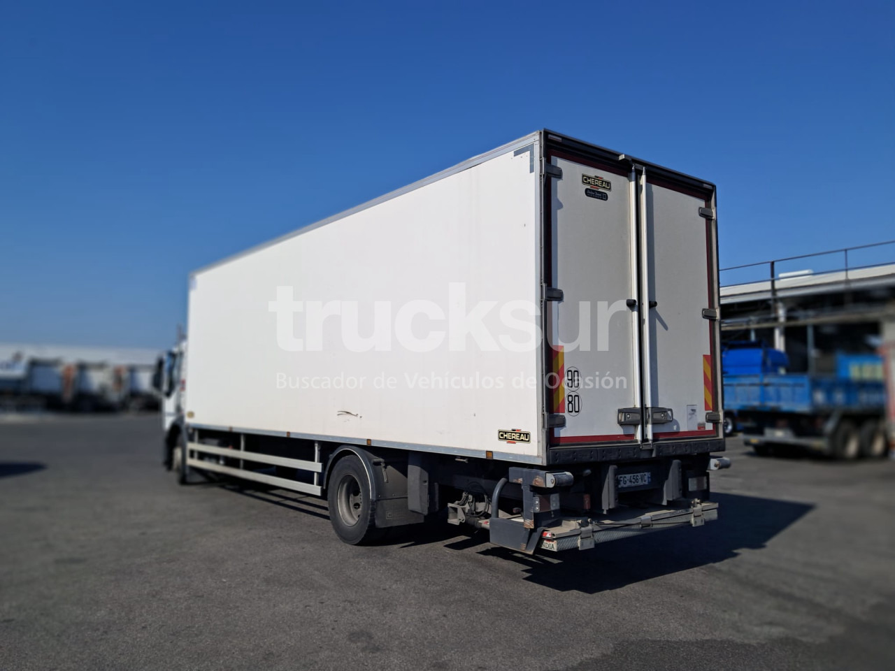 RENAULT D320.18 - Camion frigorifique: photos 4 RENAULT D320.18 - Camion frigorifique: photos 4