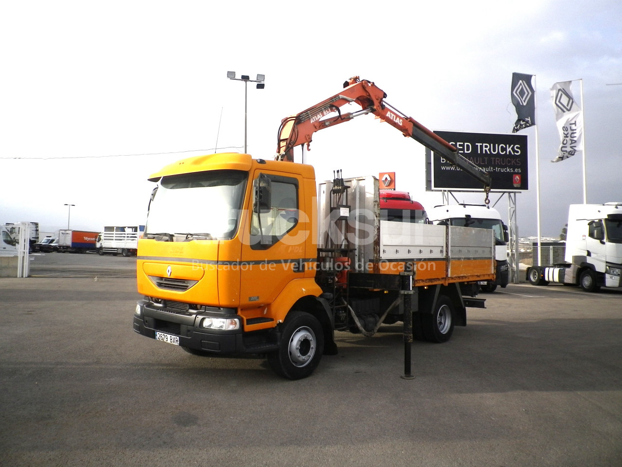 RENAULT MIDLUM 220.14C GRUA - Camion plateau, Camion grue: photos 1 RENAULT MIDLUM 220.14C GRUA - Camion plateau, Camion grue: photos 1