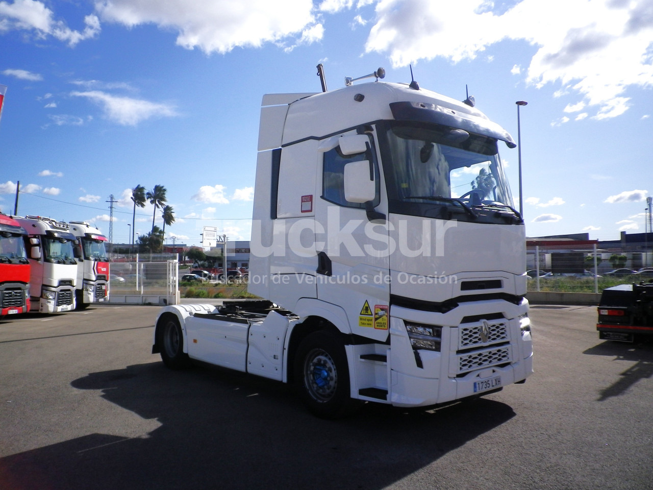 RENAULT T520 HIGH SLEEPER CAB - Tracteur routier: photos 3 RENAULT T520 HIGH SLEEPER CAB - Tracteur routier: photos 3