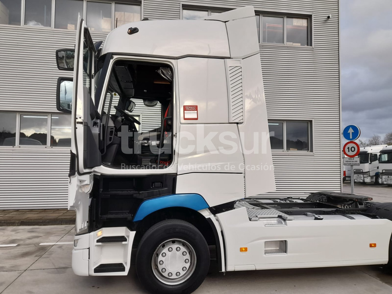 RENAULT T520 HIGH SLEEPER CAB - Tracteur routier: photos 5 RENAULT T520 HIGH SLEEPER CAB - Tracteur routier: photos 5