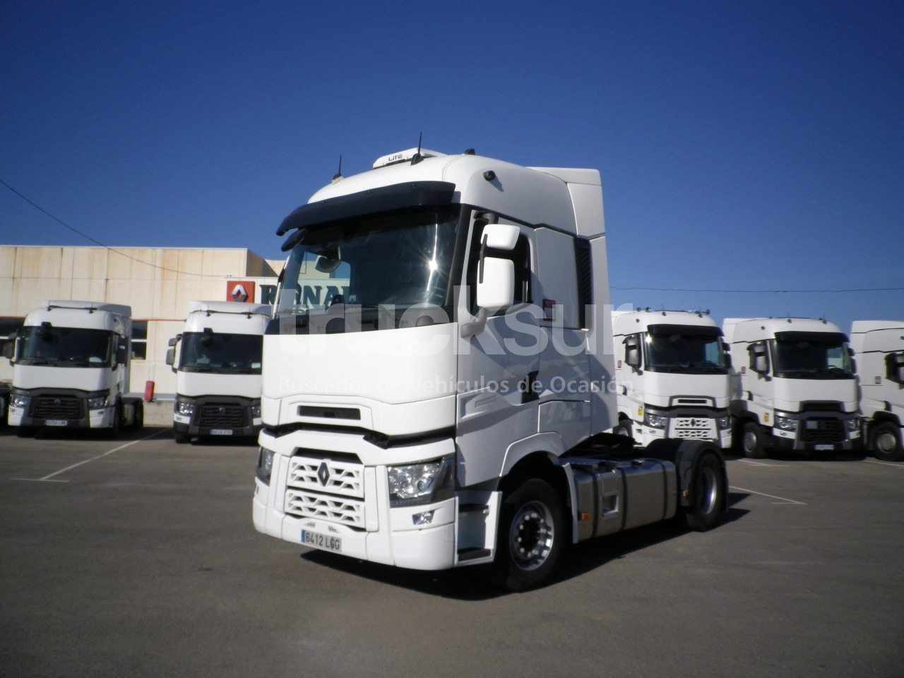 RENAULT T520 HIGH SLEEPER CAB - Tracteur routier: photos 1 RENAULT T520 HIGH SLEEPER CAB - Tracteur routier: photos 1