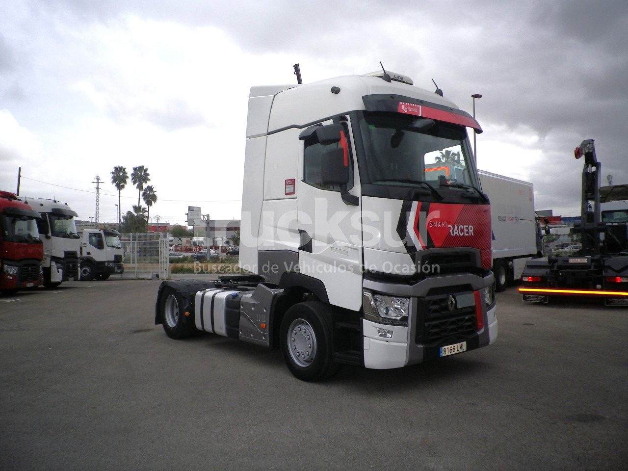 RENAULT T520 HIGH SLEEPER CAB - Tracteur routier: photos 3 RENAULT T520 HIGH SLEEPER CAB - Tracteur routier: photos 3