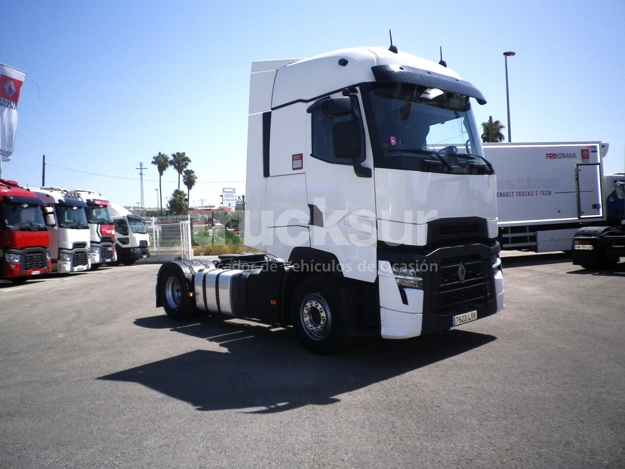 RENAULT T520 HIGH SLEEPER CAB - Tracteur routier: photos 3 RENAULT T520 HIGH SLEEPER CAB - Tracteur routier: photos 3
