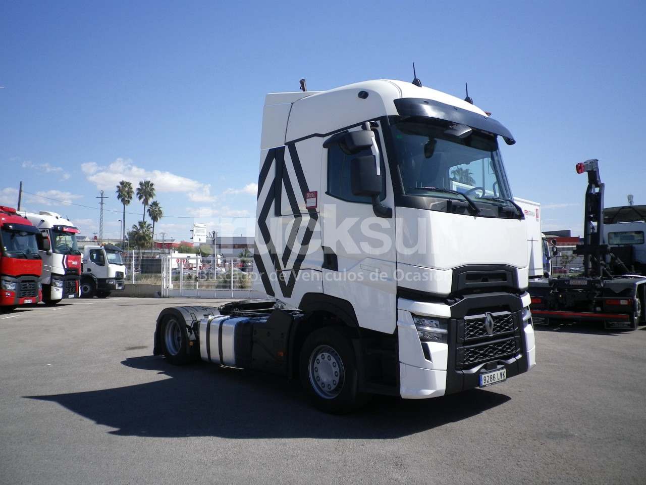 RENAULT T520 HIGH SLEEPER CAB LOW - Tracteur routier: photos 3 RENAULT T520 HIGH SLEEPER CAB LOW - Tracteur routier: photos 3