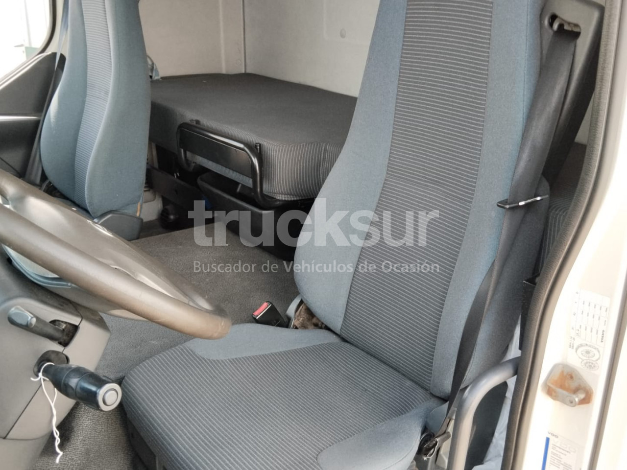 VOLVO FL290 - Camion frigorifique: photos 4 VOLVO FL290 - Camion frigorifique: photos 4