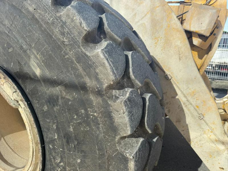 Caterpillar 966M - Chargeuse sur pneus: photos 3 Caterpillar 966M - Chargeuse sur pneus: photos 3