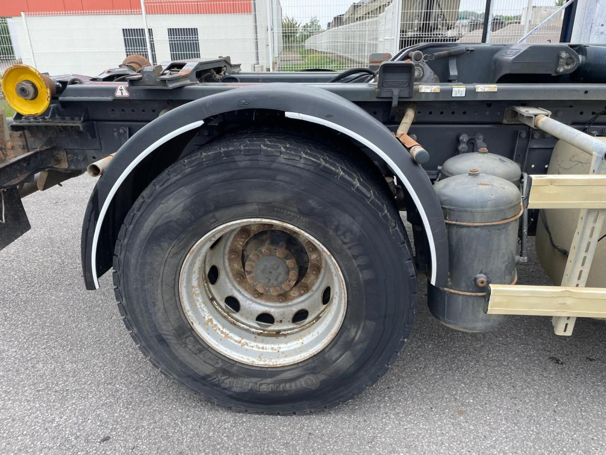 DAF XF105 460 - Camion ampliroll: photos 4 DAF XF105 460 - Camion ampliroll: photos 4