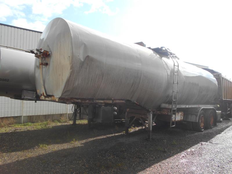 Fruehauf - Semi-remorque citerne: photos 1 Fruehauf - Semi-remorque citerne: photos 1