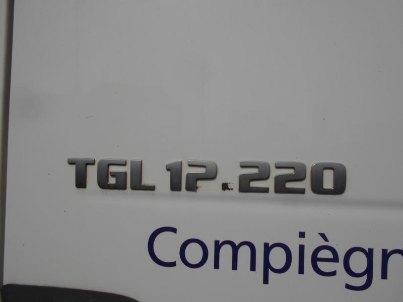 MAN TGL 12.220 - Camion à rideaux coulissants: photos 3 MAN TGL 12.220 - Camion à rideaux coulissants: photos 3