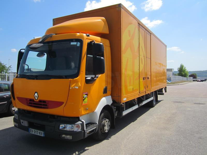 Renault Midlum 220 DXI - Camion fourgon: photos 2 Renault Midlum 220 DXI - Camion fourgon: photos 2