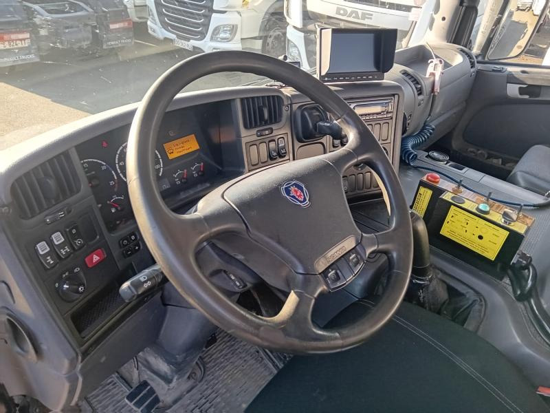 Scania P 380 - Camion ampliroll: photos 3 Scania P 380 - Camion ampliroll: photos 3