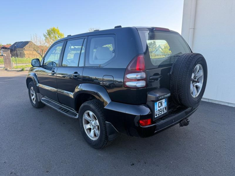 Toyota Land Cruiser - SUV: photos 3 Toyota Land Cruiser - SUV: photos 3