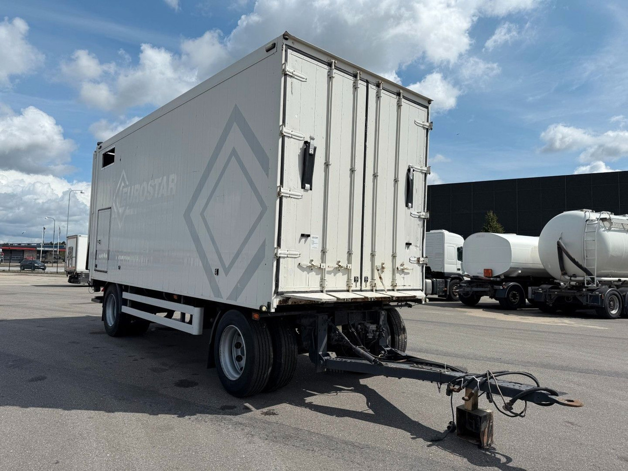 Kel-Berg 20 t. Alubox - Maschineramp Kel-Berg 2 axle 20 t. Alubox - Maschineramp - Remorque fourgon: photos 2 Kel-Berg 20 t. Alubox - Maschineramp Kel-Berg 2 axle 20 t. Alubox - Maschineramp - Remorque fourgon: photos 2