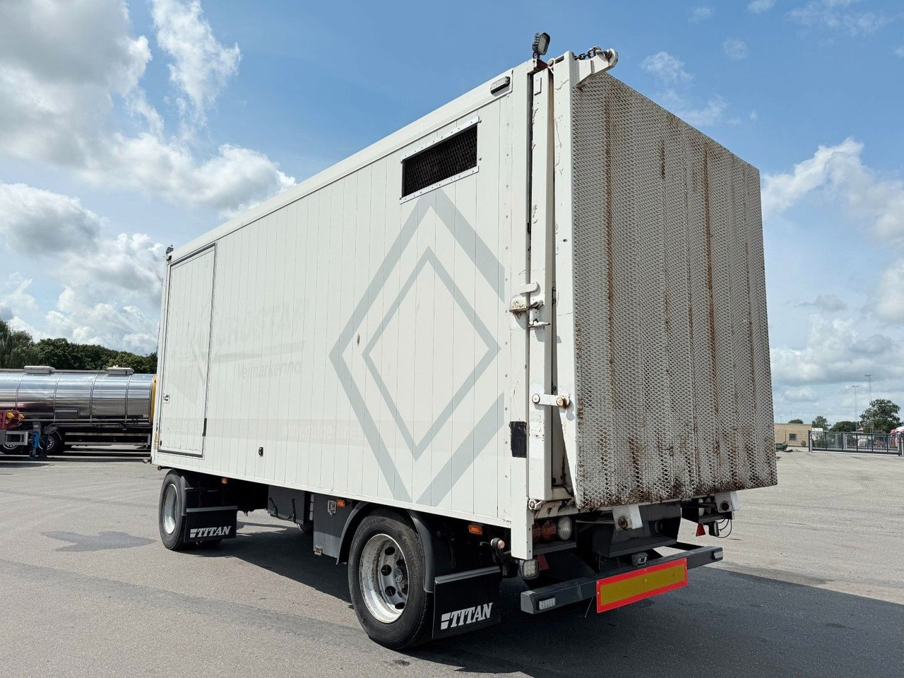Kel-Berg 20 t. Alubox - Maschineramp Kel-Berg 2 axle 20 t. Alubox - Maschineramp - Remorque fourgon: photos 4 Kel-Berg 20 t. Alubox - Maschineramp Kel-Berg 2 axle 20 t. Alubox - Maschineramp - Remorque fourgon: photos 4