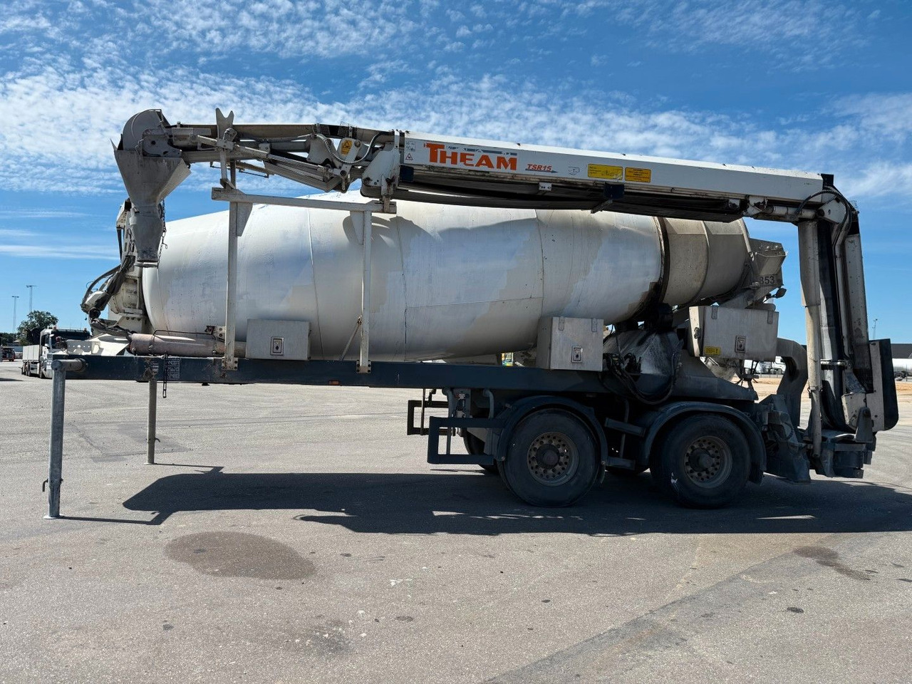 Mixer De Buf BM 12-36-2SPR m/ belt Theam  TSR15 - Semi-remorque malaxeur: photos 1 Mixer De Buf BM 12-36-2SPR m/ belt Theam  TSR15 - Semi-remorque malaxeur: photos 1