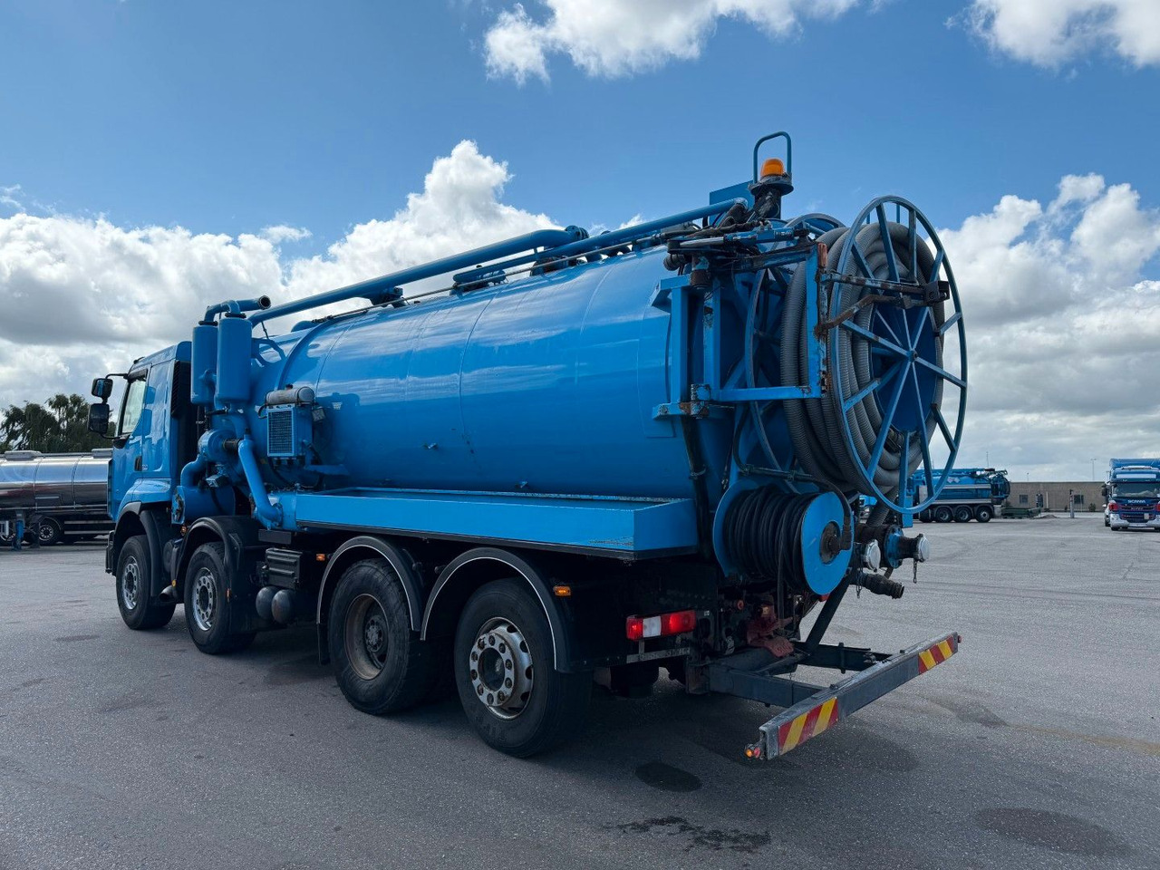 Renault Premium Lander 430.32 8x2*6 Simon Moos 18.100 L - Camion hydrocureur: photos 4 Renault Premium Lander 430.32 8x2*6 Simon Moos 18.100 L - Camion hydrocureur: photos 4